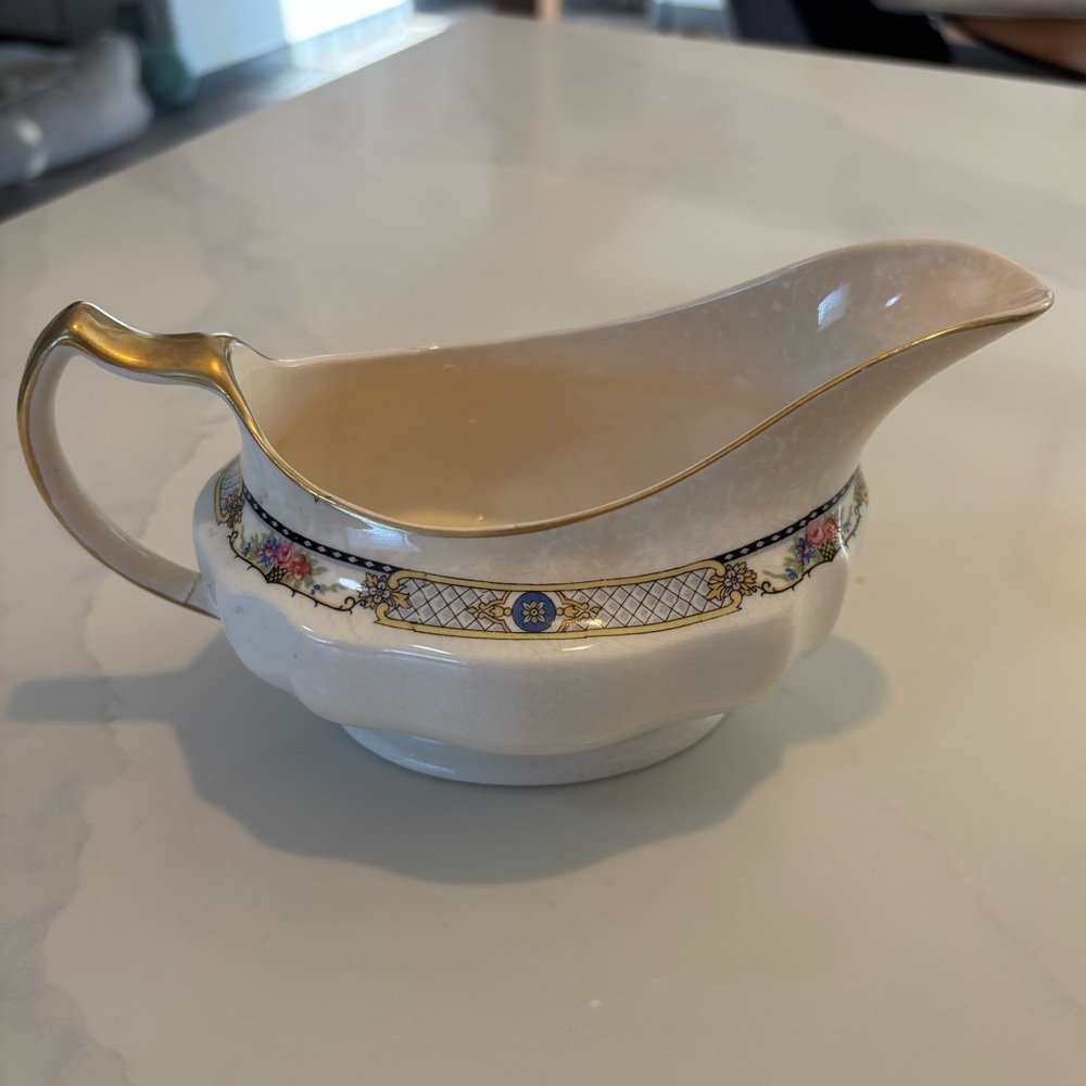 Vintage Sebring Pottery Gravy Boat Ivory Porcelain Sebring 22k gold trim
